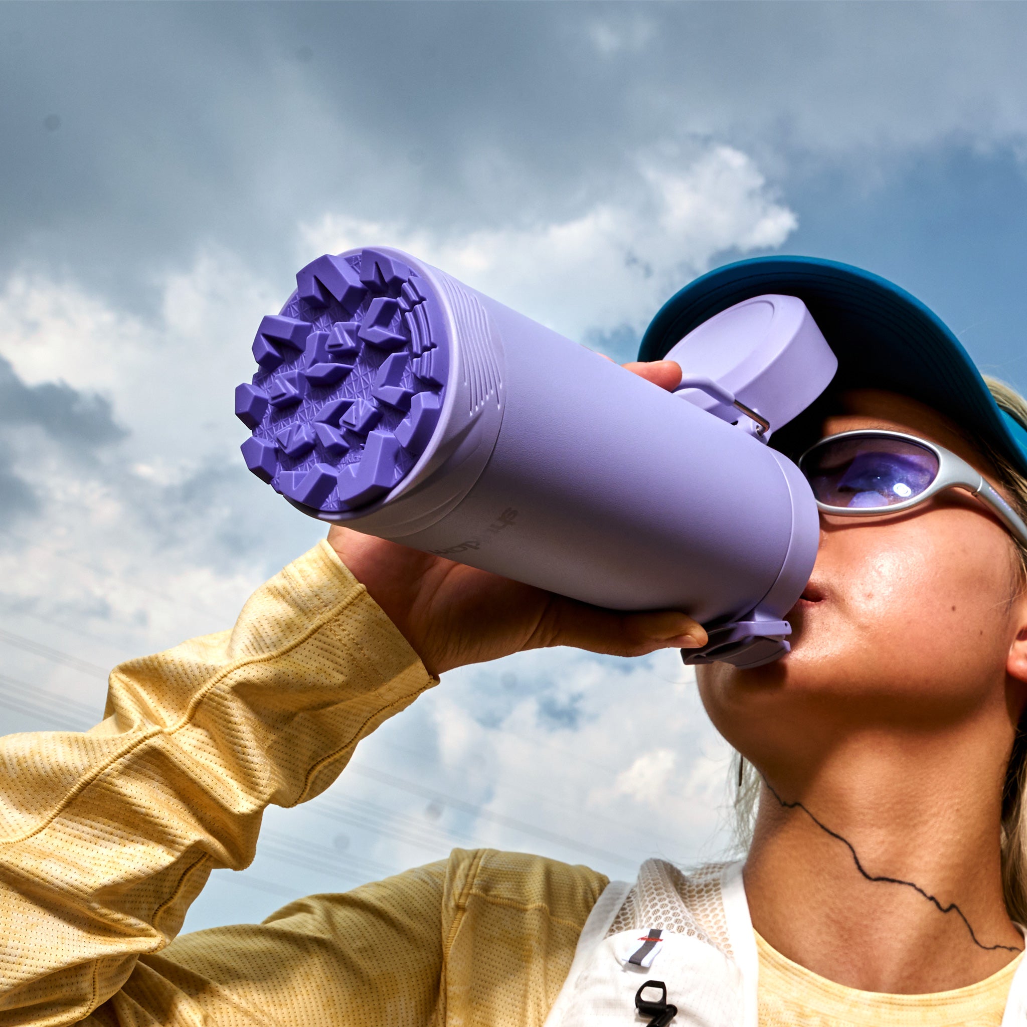 SHUKLAM Insulated Water Bottle 19.6OZ Purple Blue